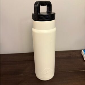 Simple Modern Summit Stainless Steel Insulated Water Bottle – Chug Lid – White